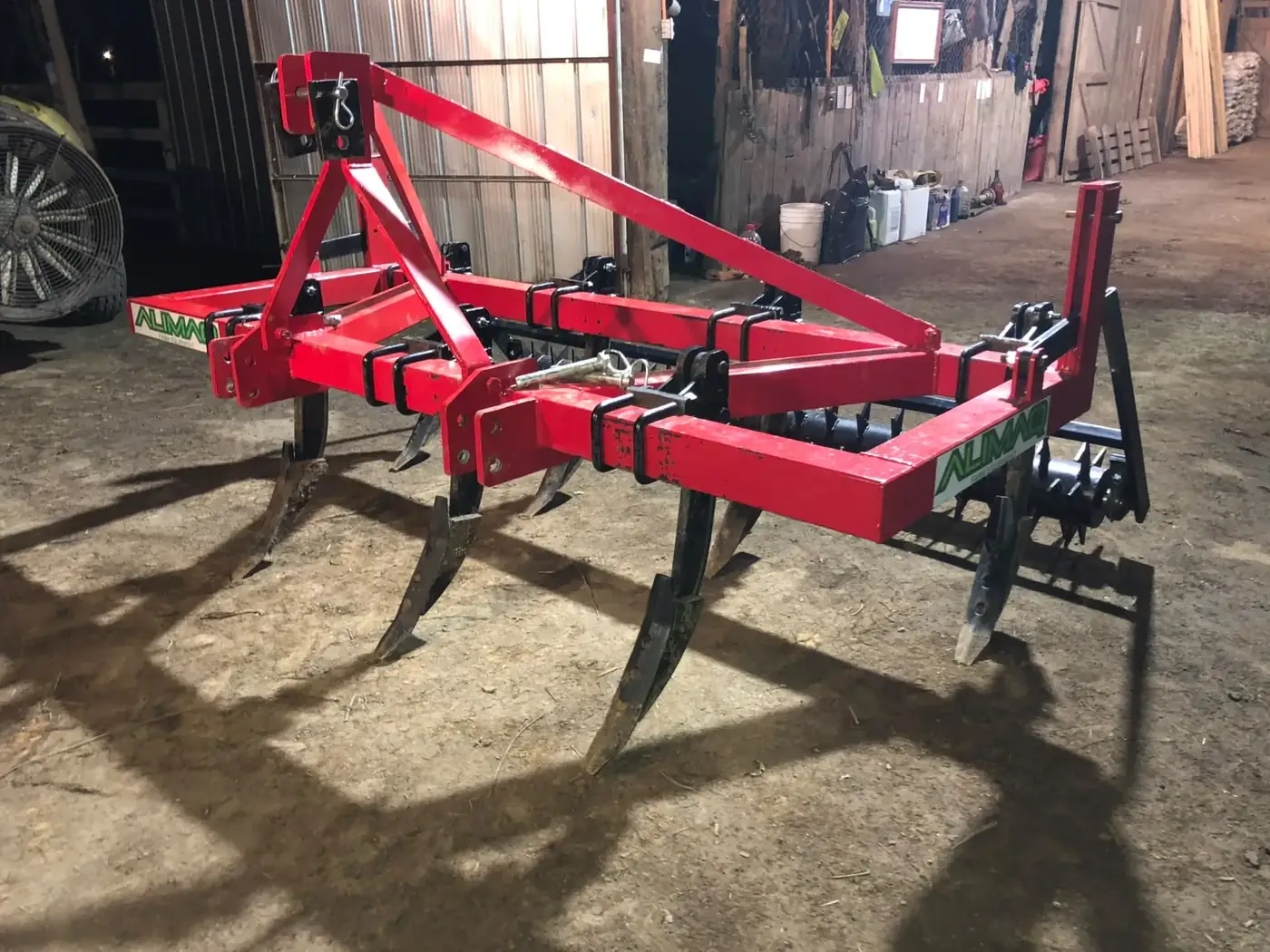 Implemento agrícola rojo ALIMAQ
